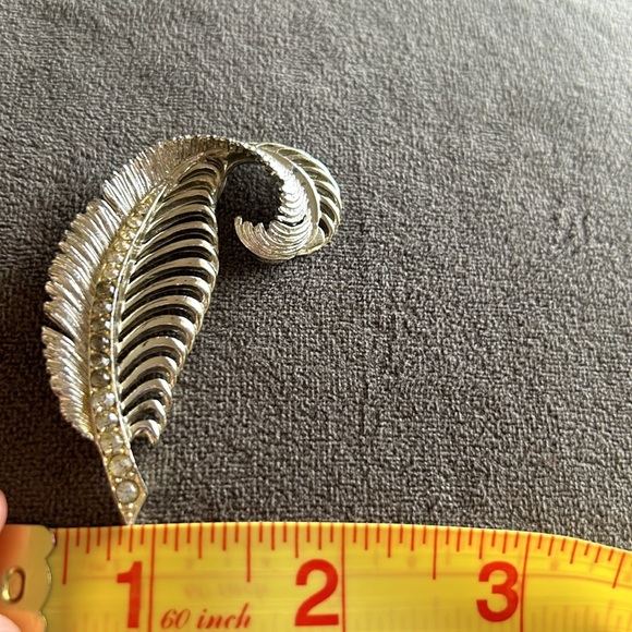 Vintage Rhinestone Feather Brooch - Picture 7 of 7